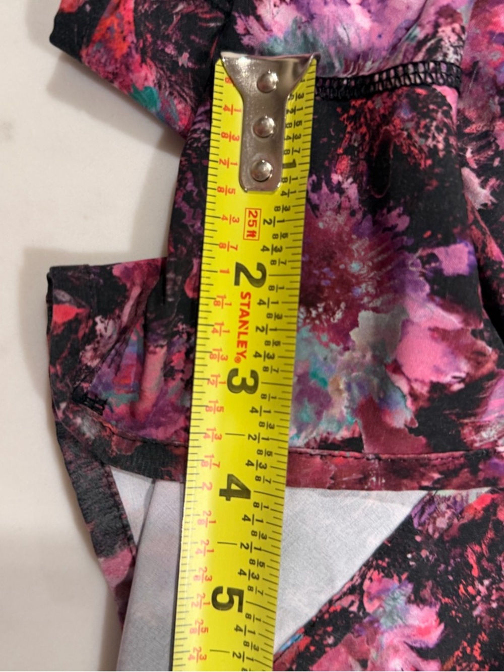 Lululemon Flouro Multishort 4”, size 12. Matching bra for sale - Picture 2 of 3